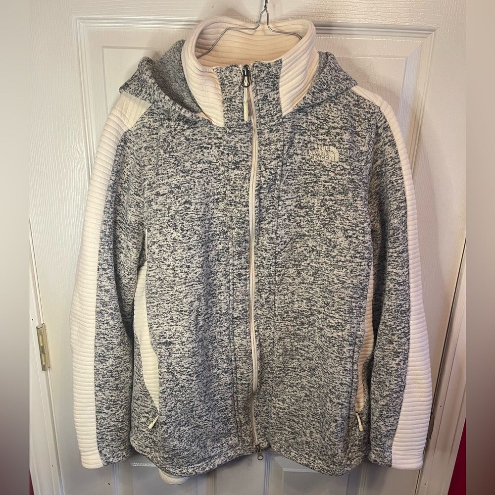 Women’s North Face zippered hoodie sz L